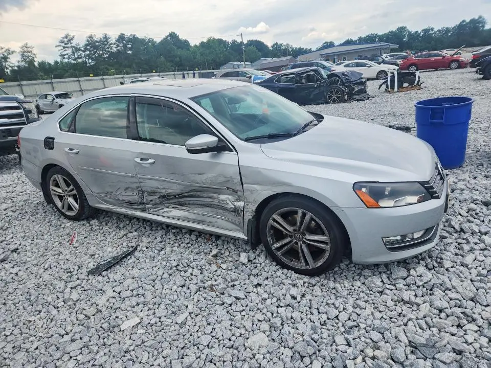 2013 VOLKSWAGEN PASSAT SEL  