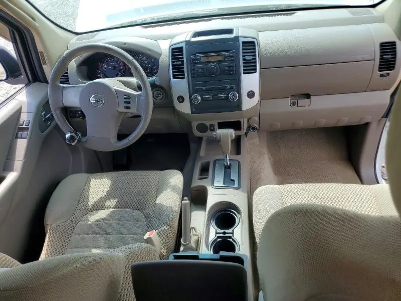 2010 NISSAN FRONTIER SE V6  