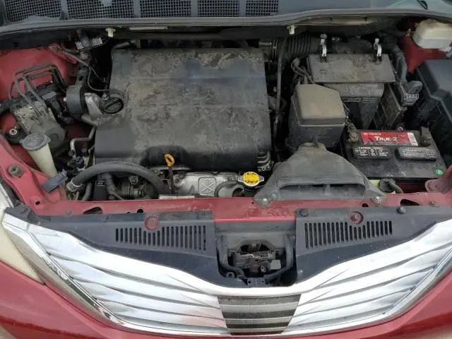 2012 TOYOTA SIENNA XLE  