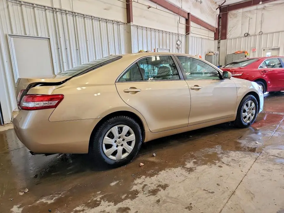 2010 TOYOTA CAMRY LE  