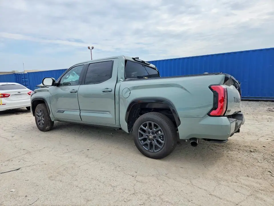 2026 TOYOTA TUNDRA PLATINUM  