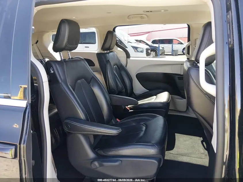 2023 CHRYSLER PACIFICA HYBRID TOURING L