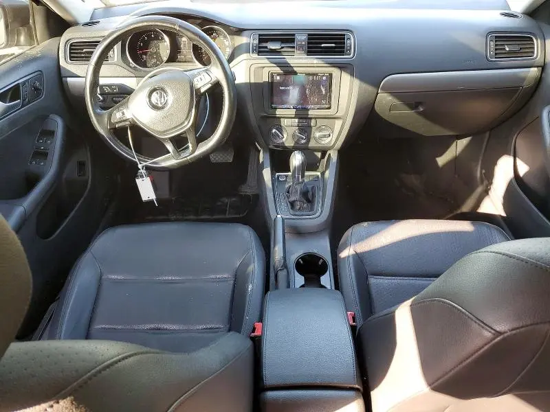 2017 VOLKSWAGEN JETTA SE  