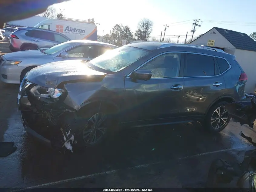 2019 NISSAN ROGUE SV