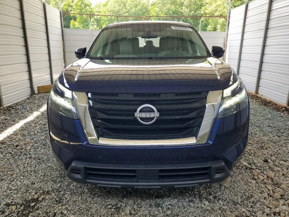 2023 NISSAN PATHFINDER SV  