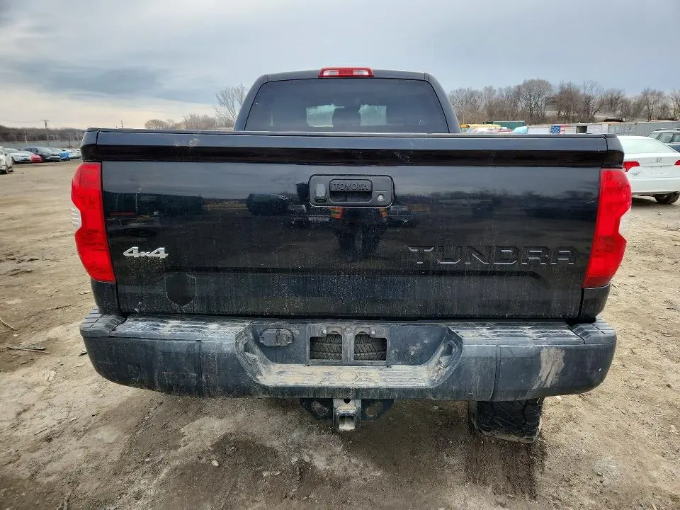 2018 TOYOTA TUNDRA SR  
