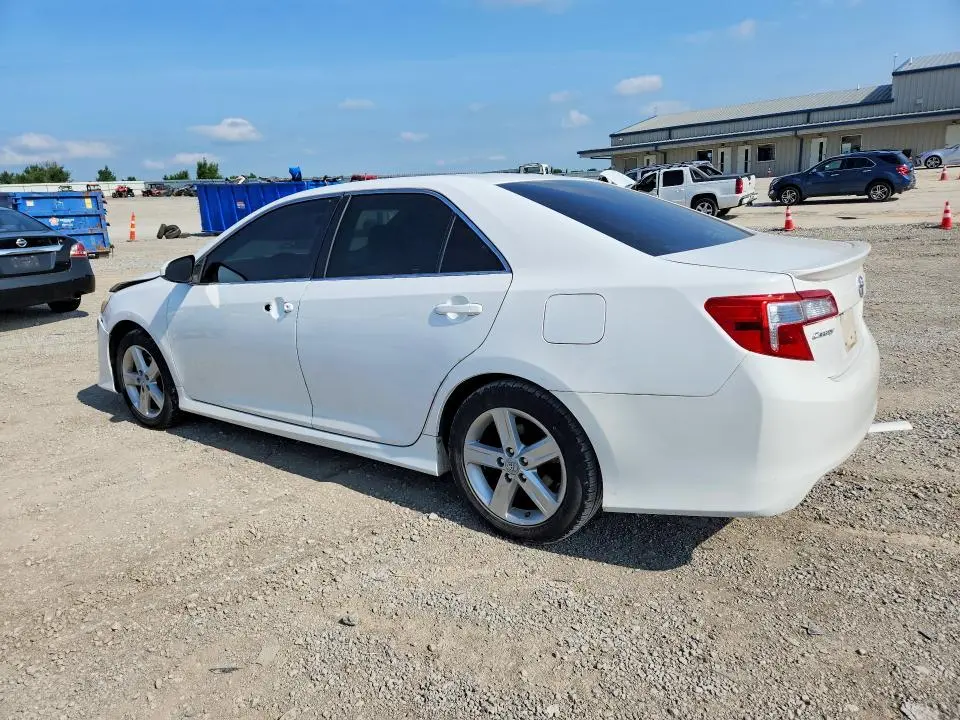 2013 TOYOTA CAMRY SE  