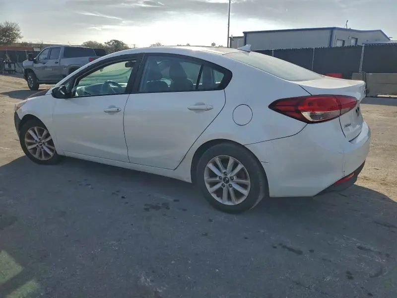 2017 KIA FORTE LX  
