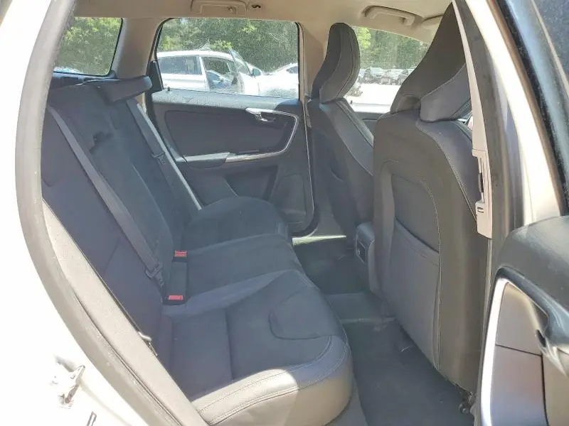 2015 VOLVO XC60 T5  