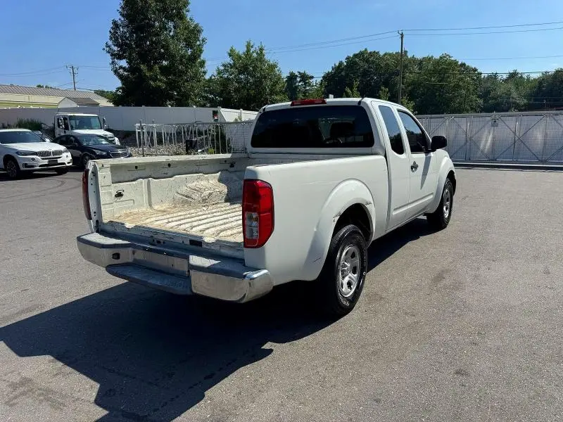 2015 NISSAN FRONTIER S  