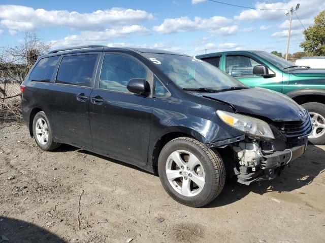 2016 TOYOTA SIENNA LE