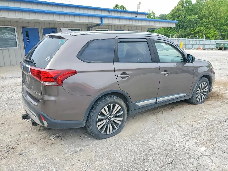 2019 MITSUBISHI OUTLANDER SE  