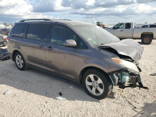 2014 TOYOTA SIENNA LE