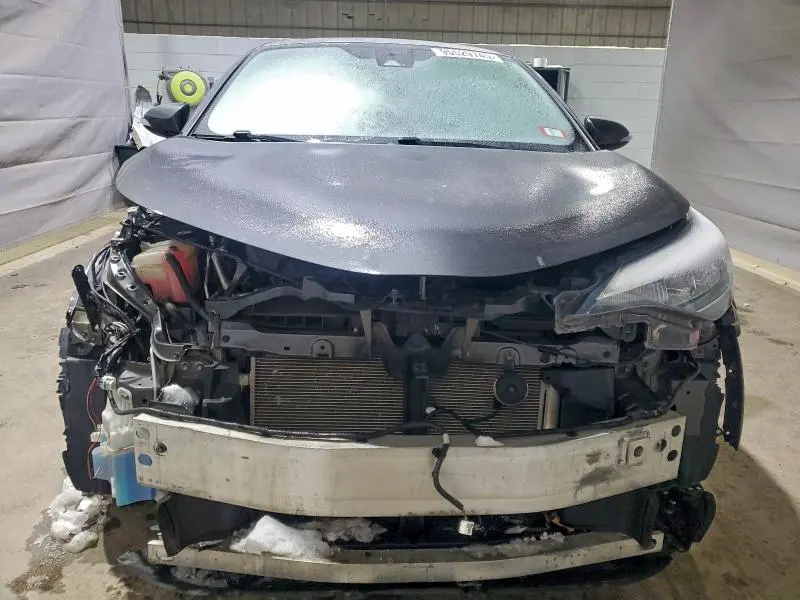 2021 TOYOTA C-HR XLE  