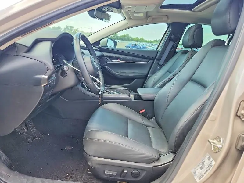 2024 MAZDA 3 PREFERRED  