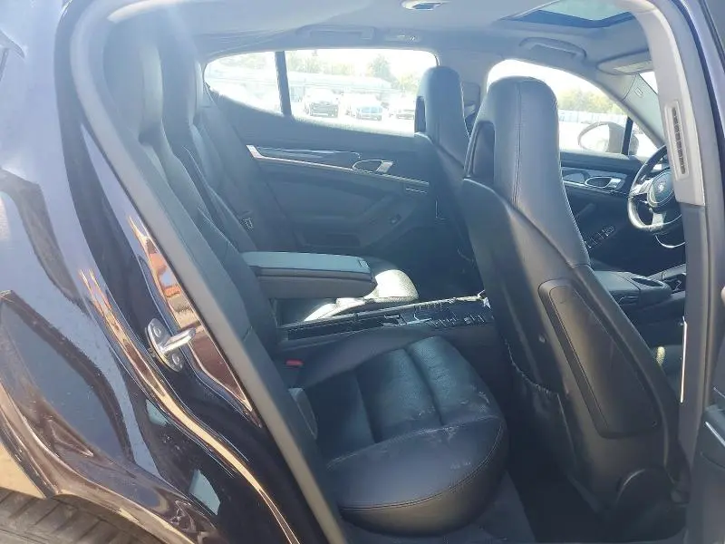 2011 PORSCHE PANAMERA 2  