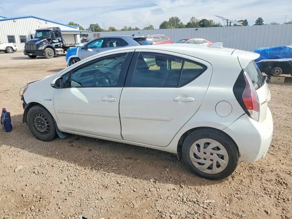 2016 TOYOTA PRIUS C TWO  