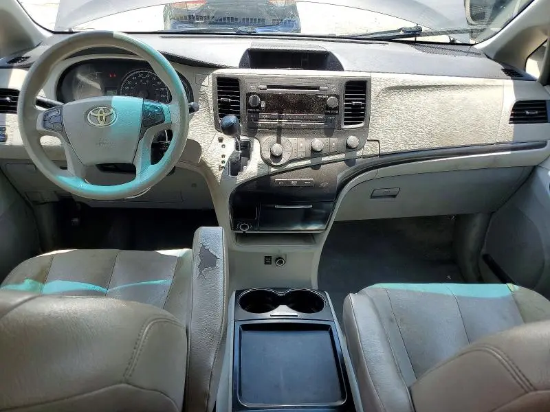 2011 TOYOTA SIENNA LE  