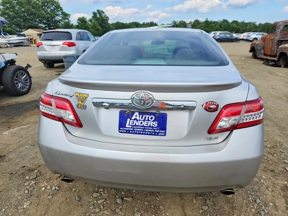 2010 TOYOTA CAMRY XLE V6  