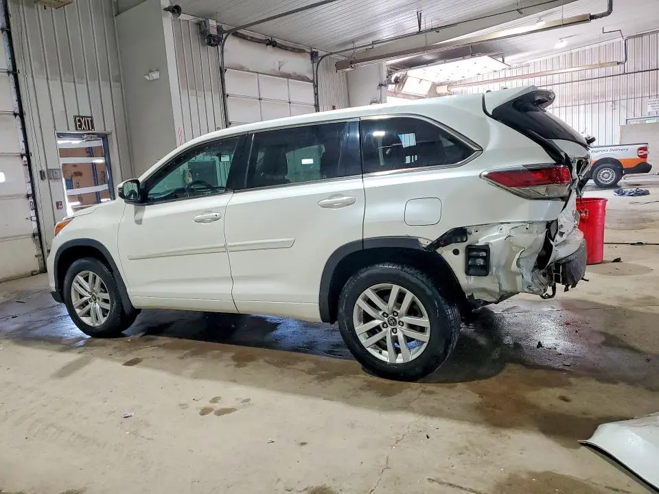 2016 TOYOTA HIGHLANDER LE  