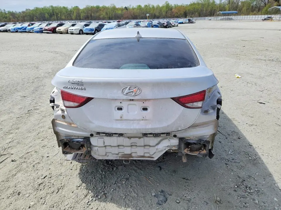 2014 HYUNDAI ELANTRA SE  