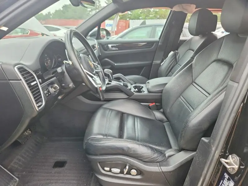 2019 PORSCHE CAYENNE   