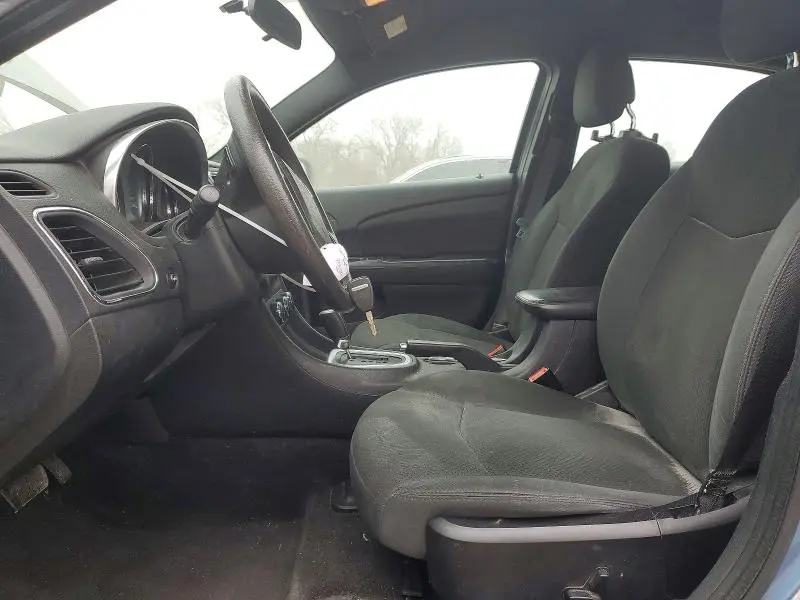 2011 CHRYSLER 200 LX  