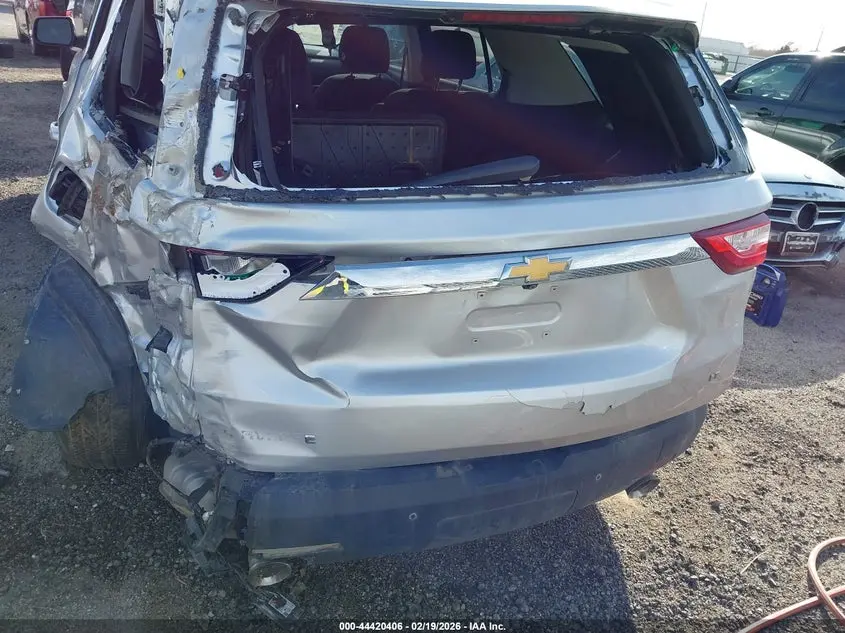 2021 CHEVROLET TRAVERSE FWD LT CLOTH