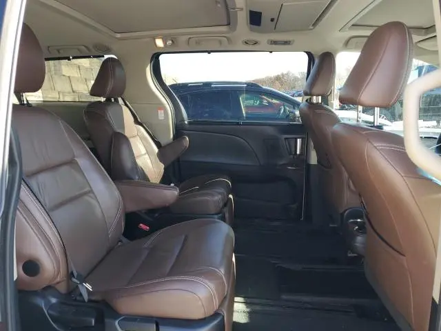 2015 TOYOTA SIENNA XLE  