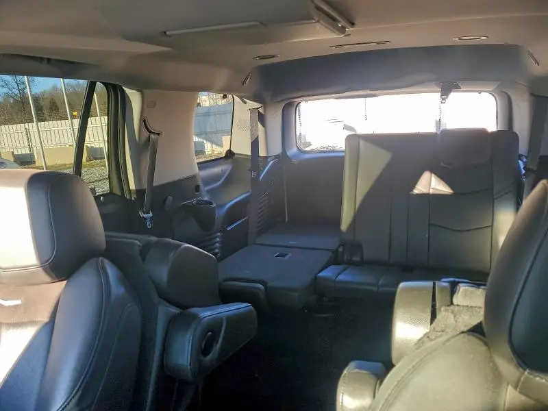 2018 CADILLAC ESCALADE LUXURY  