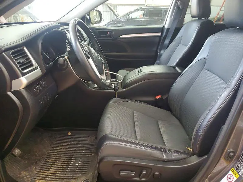 2018 TOYOTA HIGHLANDER LE PLUS  