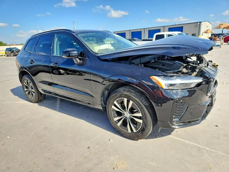 2025 VOLVO XC60 CORE  