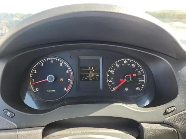 2011 VOLKSWAGEN JETTA SE  