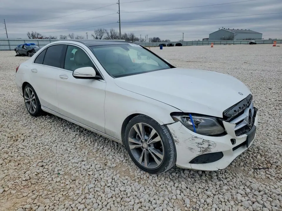 2015 MERCEDES-BENZ C 300  