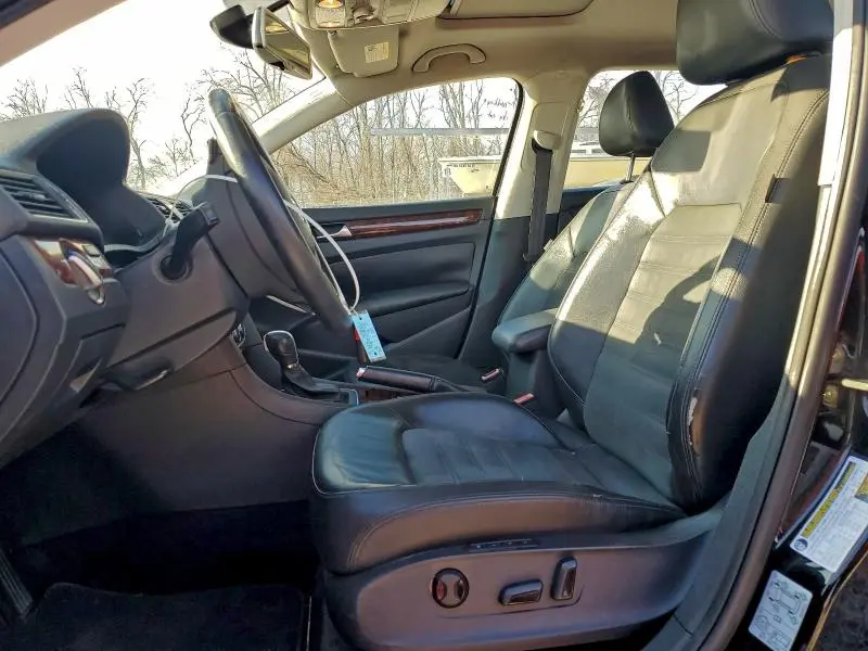2012 VOLKSWAGEN PASSAT SEL  