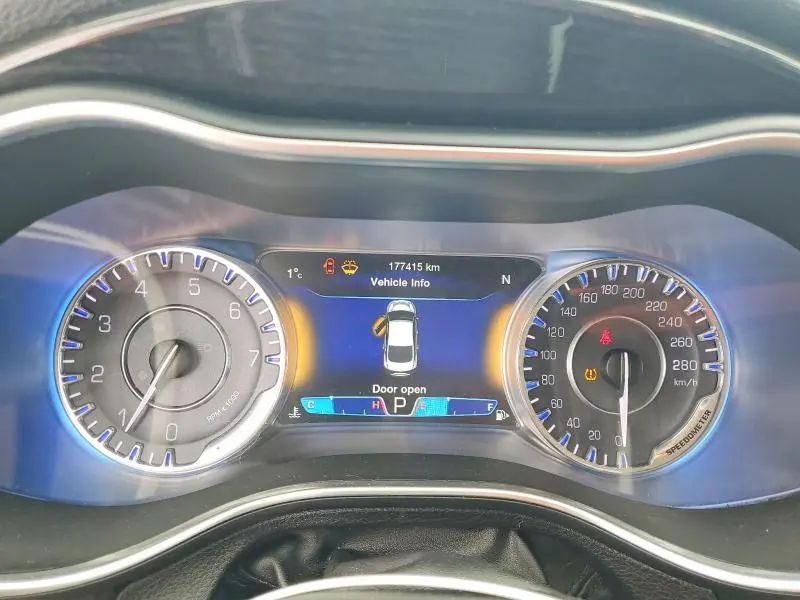 2016 CHRYSLER 200 C  