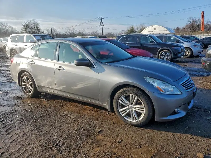 2013 INFINITI G37   