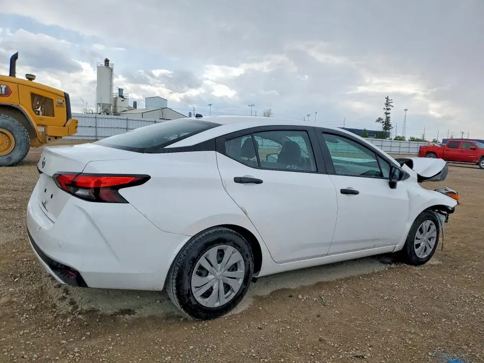 2021 NISSAN VERSA S  