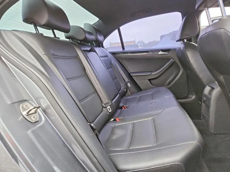 2018 VOLKSWAGEN JETTA SPORT  