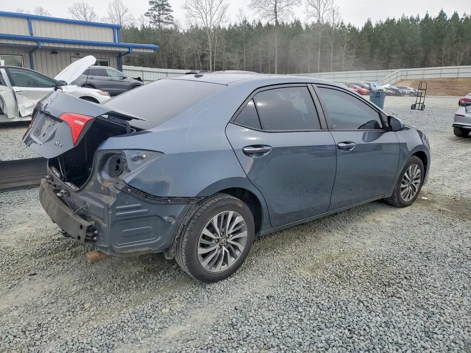 2017 TOYOTA COROLLA XLE  