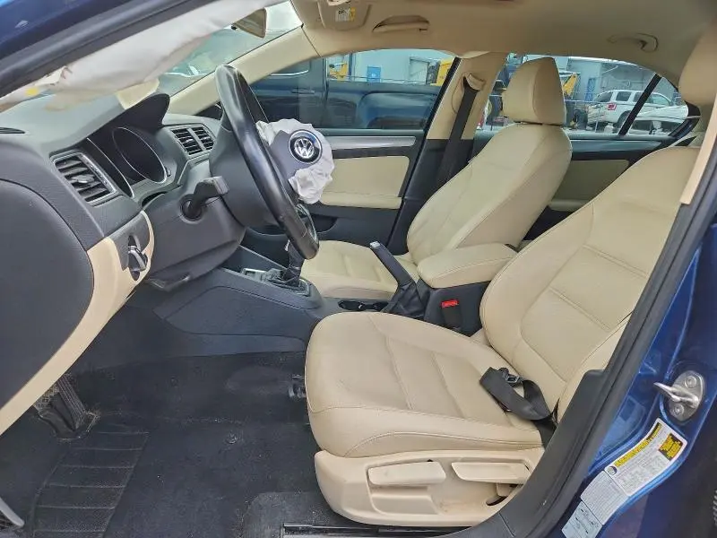 2017 VOLKSWAGEN JETTA SE  