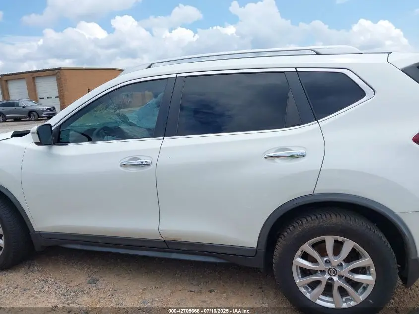 2017 NISSAN ROGUE SV