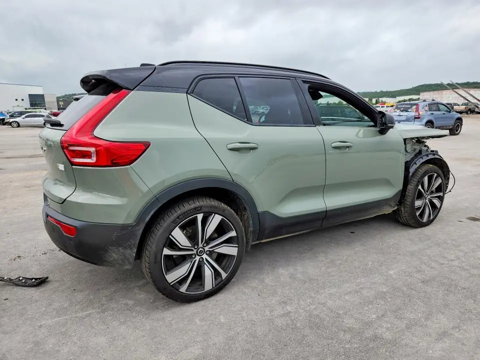 2022 VOLVO XC40 P8 RECHARGE ULTIMATE  