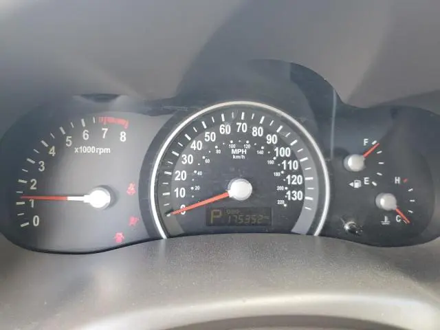 2011 KIA SEDONA LX  