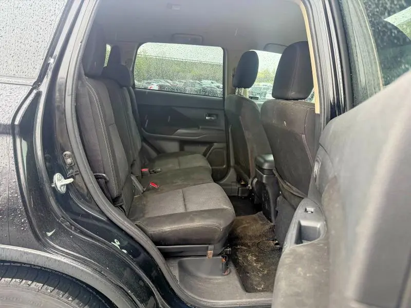 2018 MITSUBISHI OUTLANDER ES  