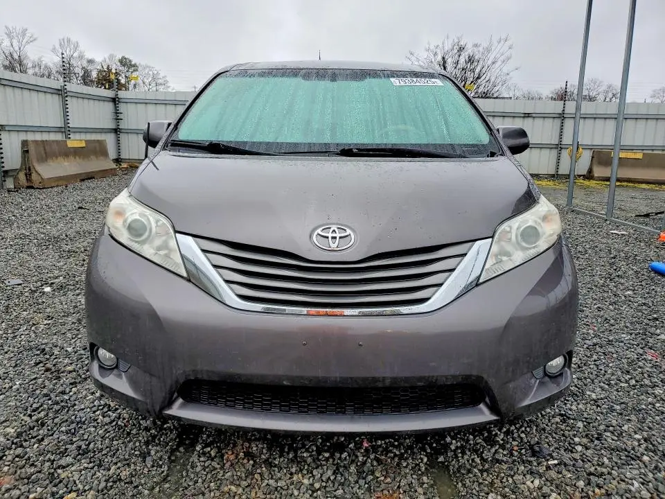 2011 TOYOTA SIENNA XLE 8-PASSENGER  