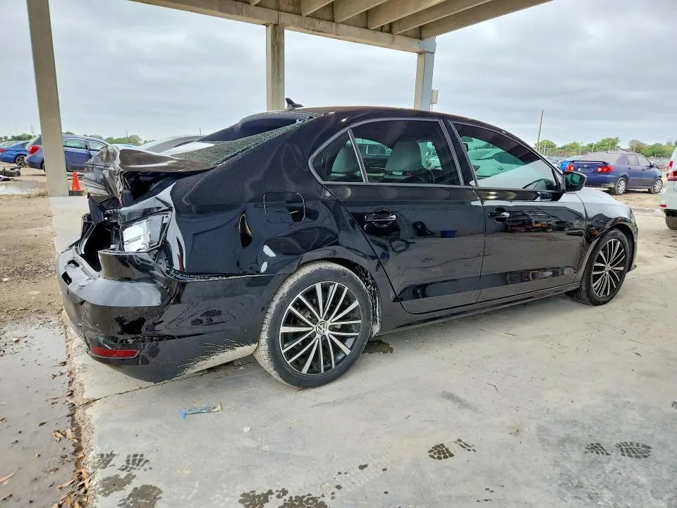 2016 VOLKSWAGEN JETTA SPORT  