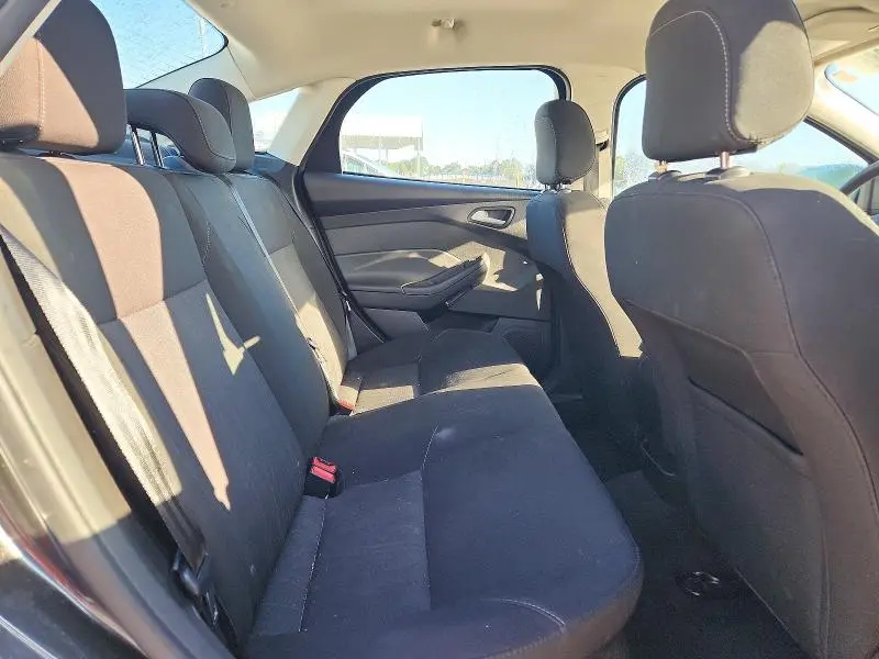 2018 FORD FOCUS SE  