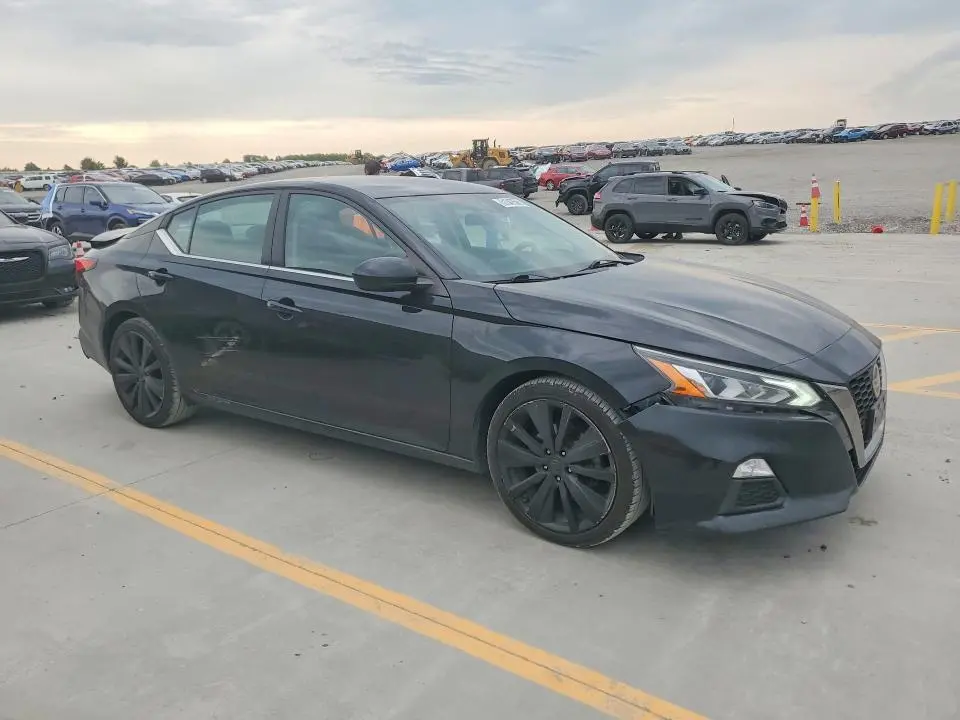 2020 NISSAN ALTIMA SR  