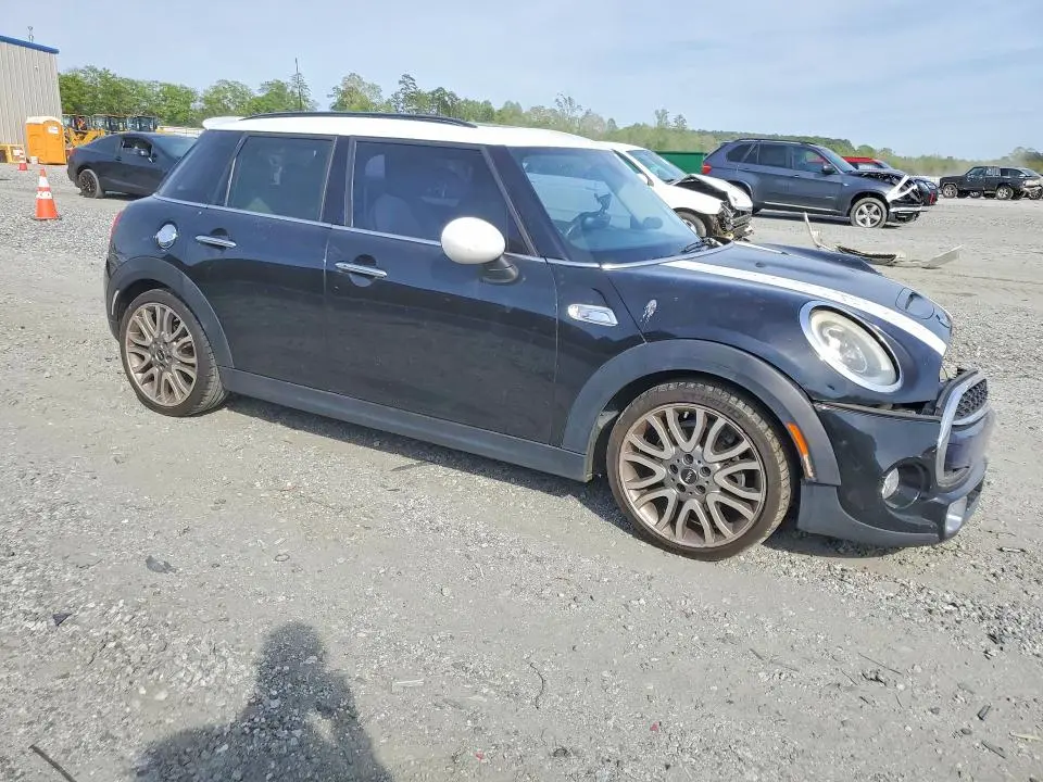 2017 MINI COOPER S  